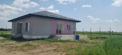 Casă 4 camere Sabareni - poza 3