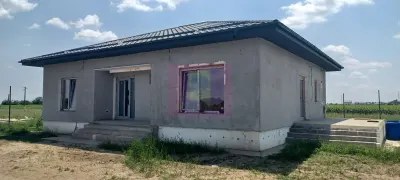 Casă 4 camere Sabareni - poza 4
