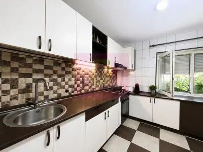 Vanzare apartament 2camere- zona Decebal - foto 6