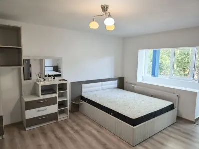 Vand garsoniera in zona Mall Vitan - Bucuresti