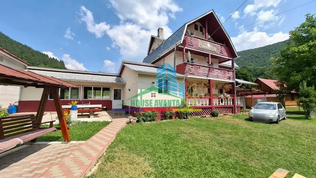 Casă 10 camere Lepsa - poza 1