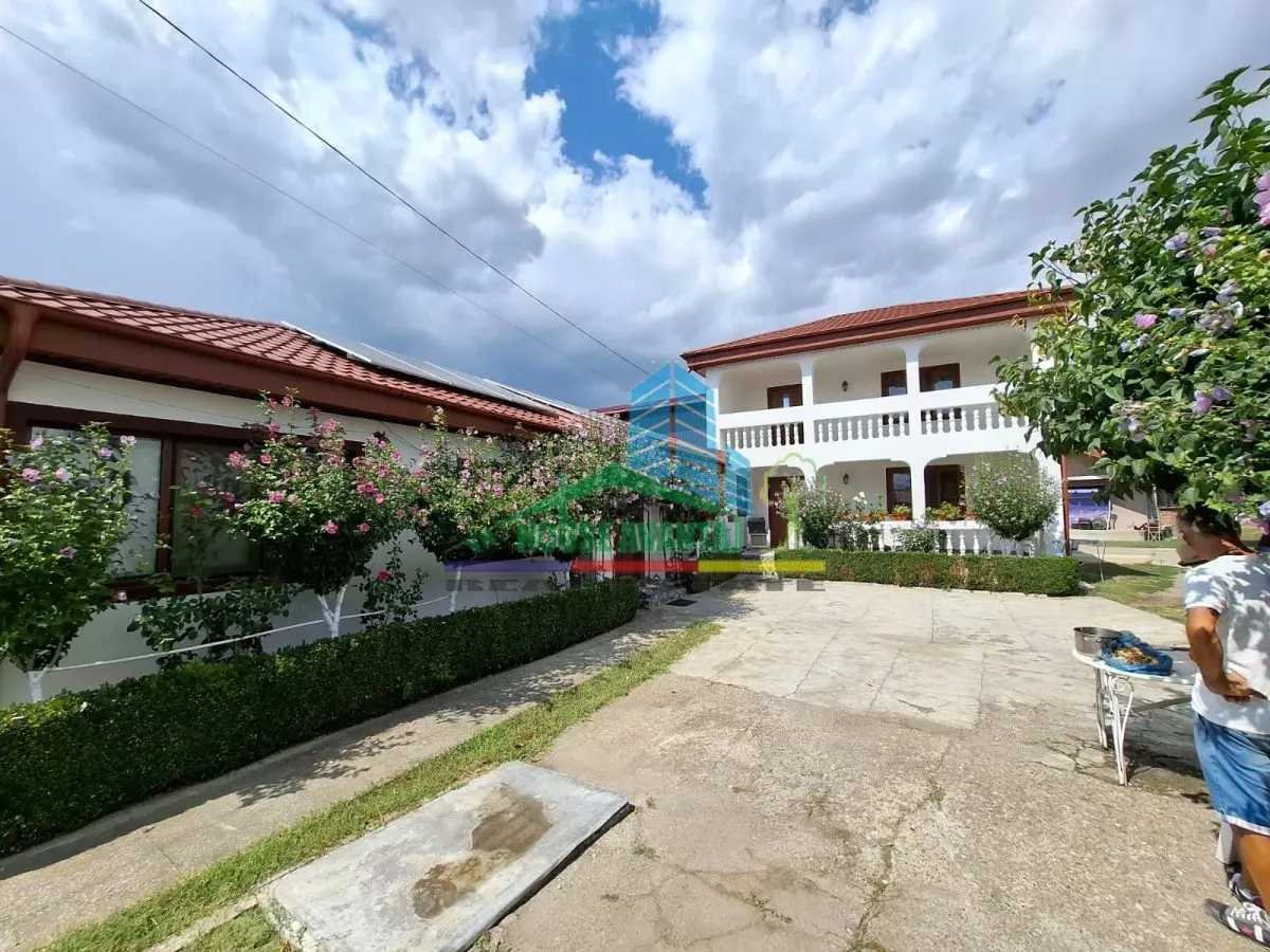 Casă 7 camere Focșani - poza 1
