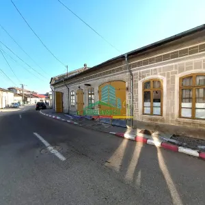 Vilă interbelică de excepție   utilizare mixtă   Ultracentral Odobești - Odobesti