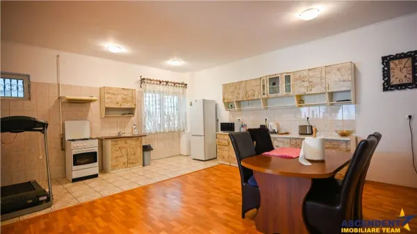 Casă 13 camere Brașov - poza 11