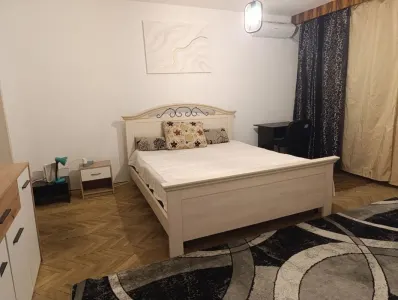 Inchiriez apartament 4 camere zona Balcescu - Timisoara