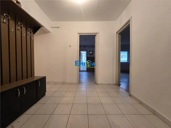 Apartament 3 camere Bacău - poza 1