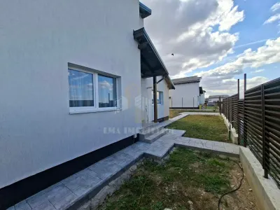 Casă 3 camere Sânpetru - poza 18