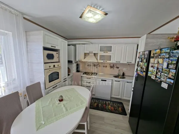 Casă 5 camere Sânpetru - poza 9