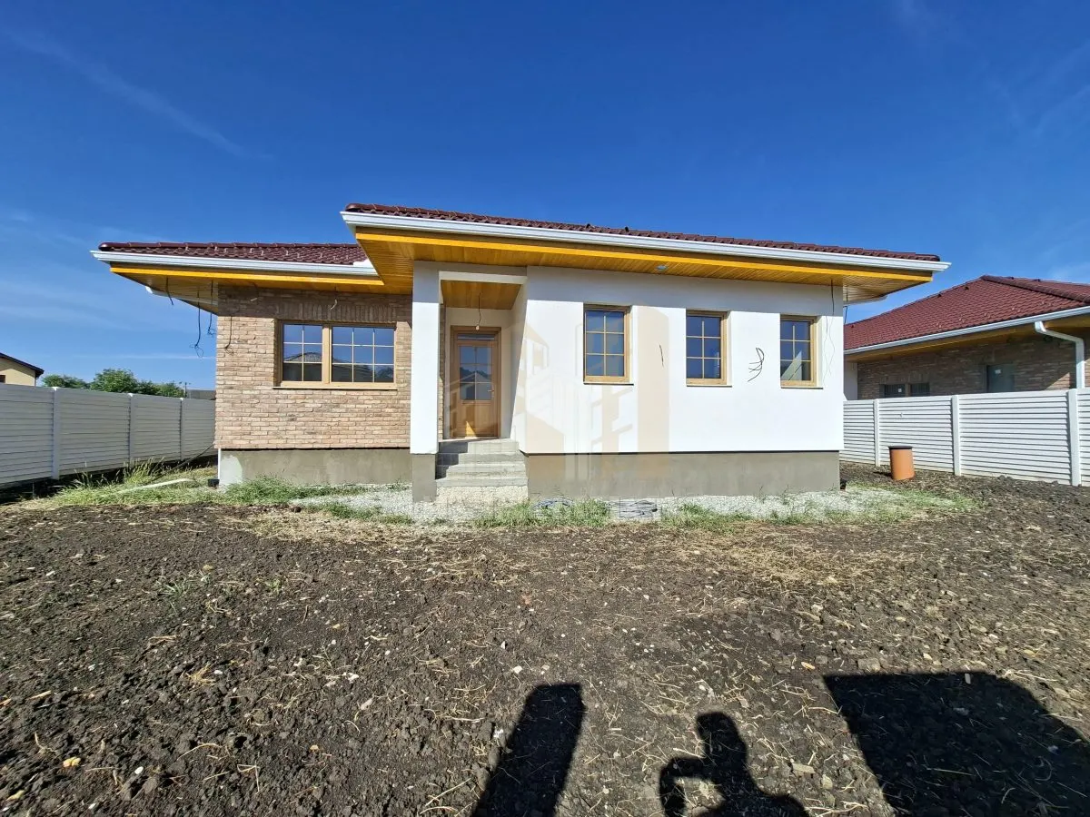 Casă 5 camere Sânpetru - poza 1
