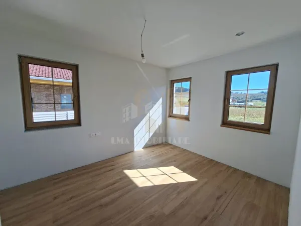 Casă 5 camere Sânpetru - poza 6