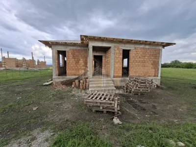 Casă 4 camere Sânpetru - poza 3