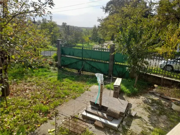Casă 2 camere Crestur - poza 1