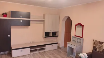 Ofer spre inchiriere -Apartament cu 3 camere -Oradea -Rogerius. - Oradea
