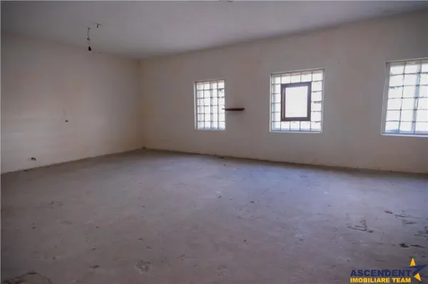 Casă 8 camere Târgu Secuiesc - poza 2