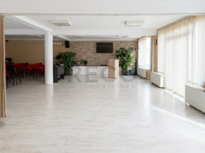 RECO  Spatiu comercial generos in zona Decebal, ideal pentru afacerea ta. - Oradea