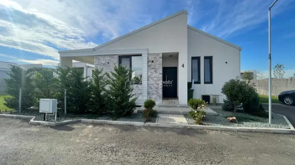 Casă 4 camere Ostratu - poza 4