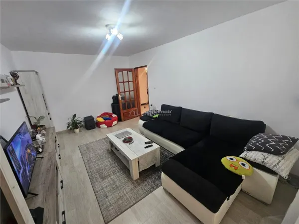 Apartament 3 camere Reșița - poza 2