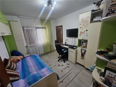 Apartament 3 camere Reșița - poza 4