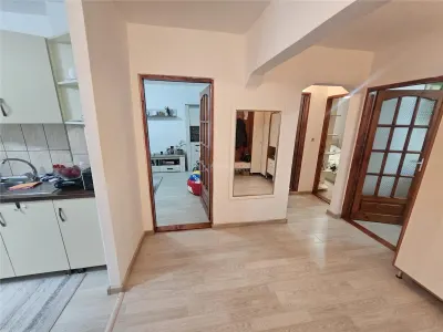 Apartament 3 camere Reșița - poza 9