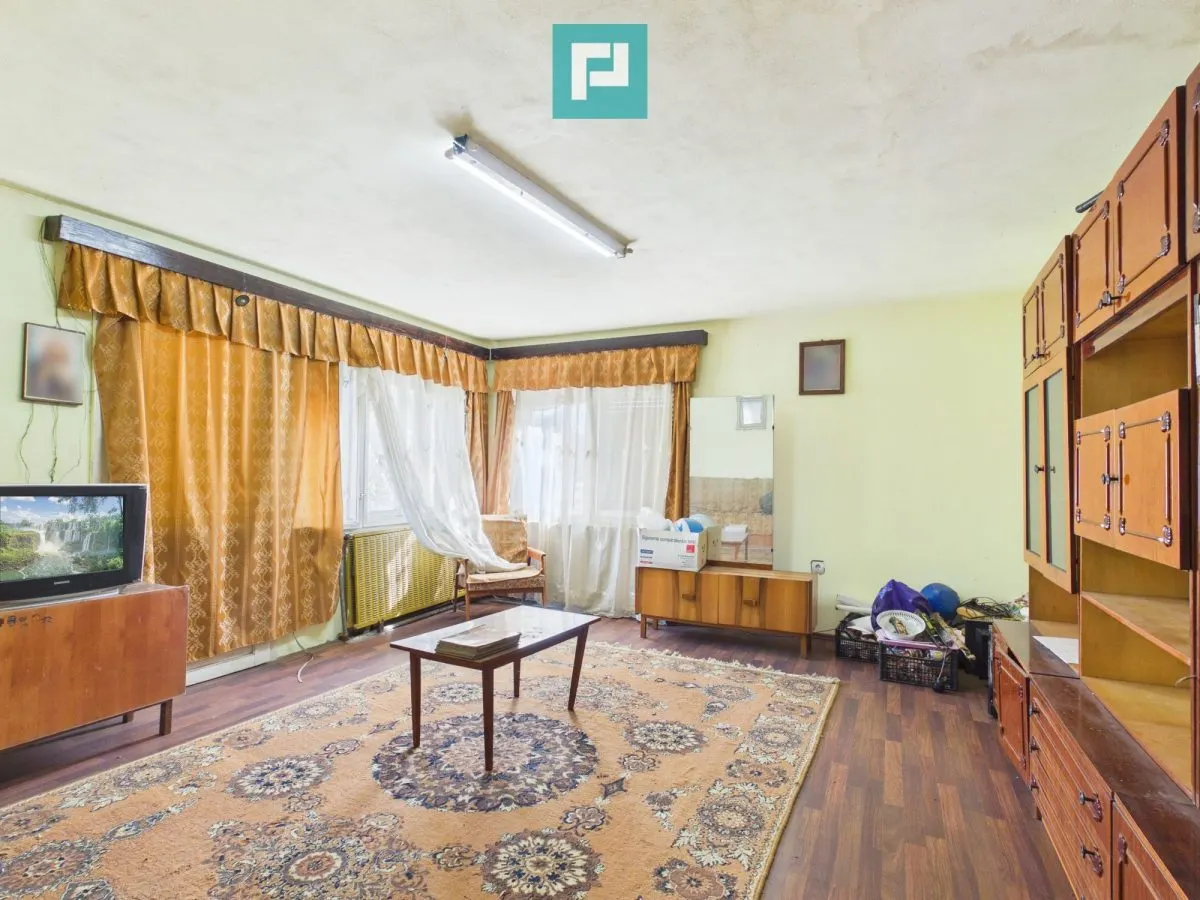 Casă 5 camere Radna - poza 1