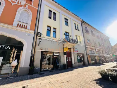 GARSONIERA, ULTRACENTRALA, CALEA REPUBLICII - Oradea