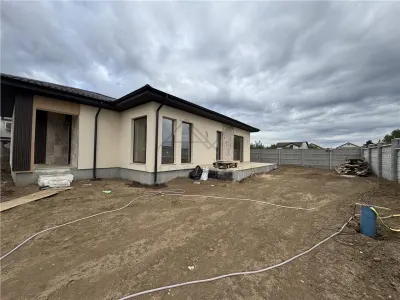 Casă 4 camere Domnești - poza 2