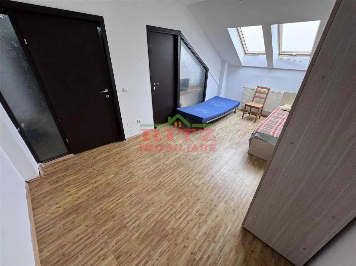 Apartament 3 camere Slatina - poza 1
