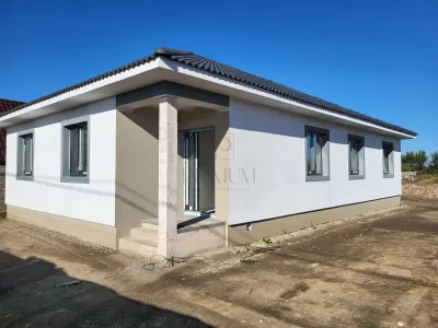 Casă 4 camere Sânmihaiu Român - poza 2