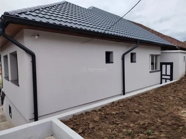 Casă 4 camere Hunedoara - poza 2