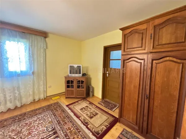 Casă 4 camere Finteusu Mic - poza 14
