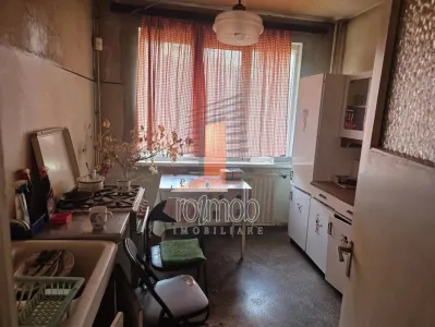 Apartament 3 camere decomandat Aleea Hobita - Bucuresti