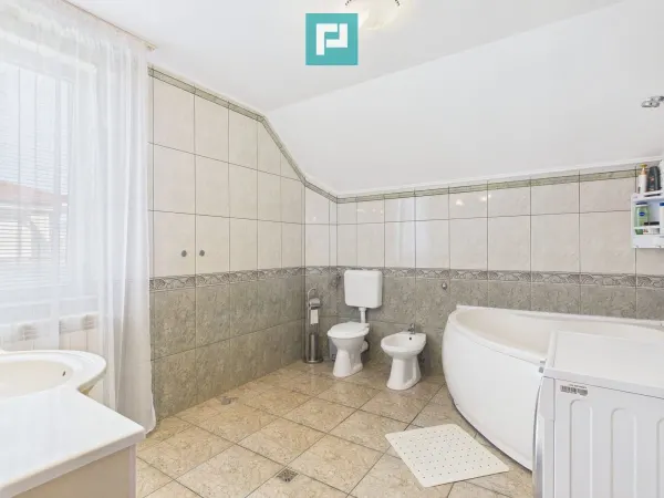 Casă 12 camere Oradea - poza 9