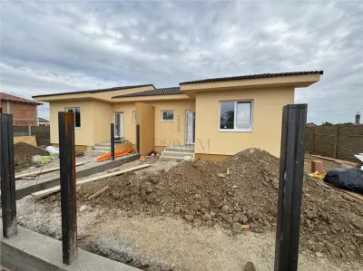 Casă 3 camere Moșnița Nouă - poza 2