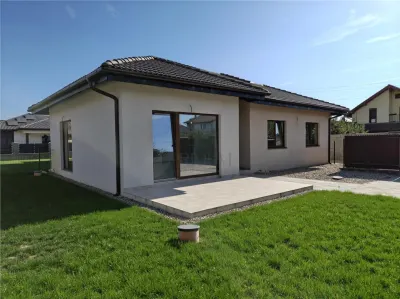 Casă 4 camere Moșnița Nouă - poza 2