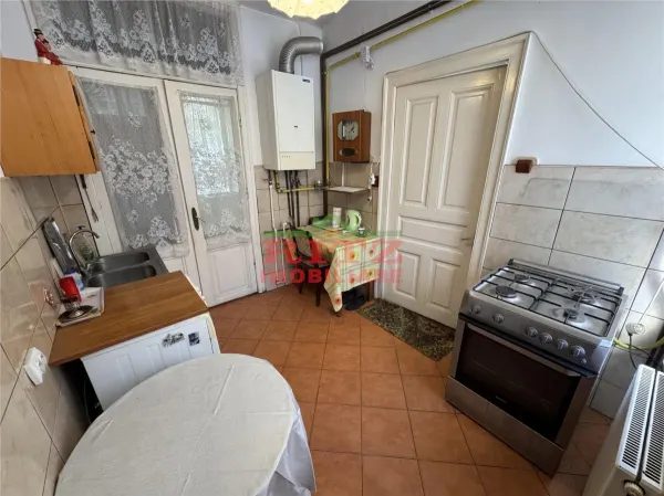 Casă 4 camere Slatina - poza 9
