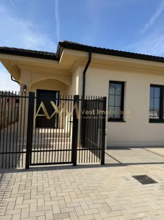 Casă 3 camere Moșnița Nouă - poza 1
