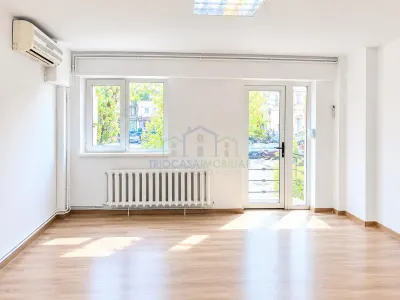 Spatiu stradal central, 100 mp, ideal pentru afacerea ta - A. I. Cuza - Craiova