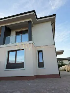 Vanzare 1/2 duplex 5 camere Chisoda - Chisoda