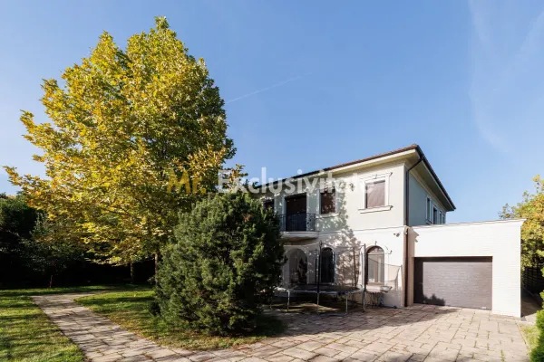 Casă 6 camere Pitești - poza 1