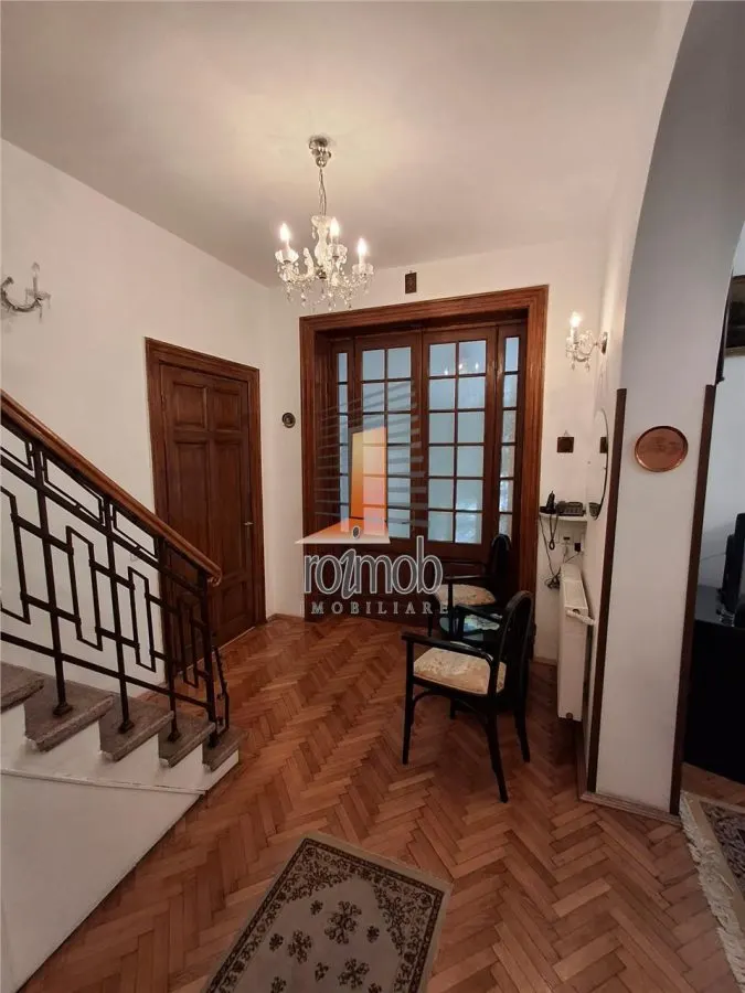 Casă 3 camere București - poza 1