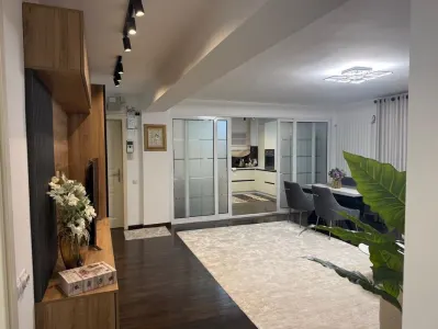 DE VANZARE | Apartament modern, complet renovat si mobilat – Piatra-Neamt** - Piatra Neamt
