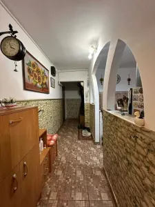 BRASADAS vinde ap 2 cam etaj 1/4 in Micro 16. - Satu Mare