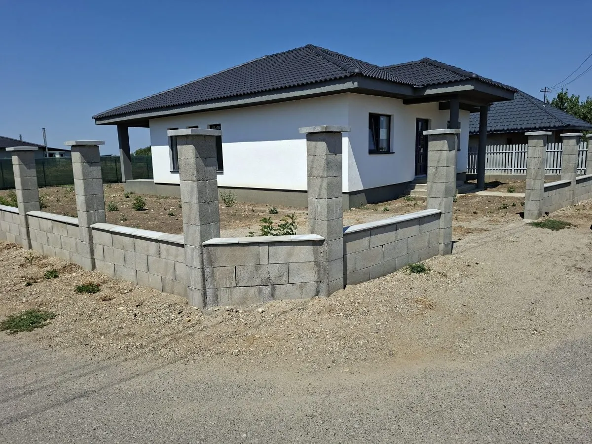 Casă 3 camere Lazuri - poza 1