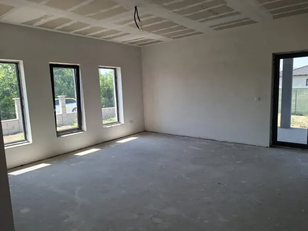 Casă 3 camere Lazuri - poza 2