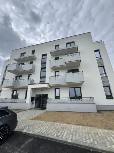 BRASADAS vinde ap 2 cam 56 mp etajul 1 Micro 17 parcare. - Satu Mare