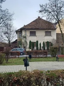 BRASADAS vinde ap 3 cam la casă - parter sau etaj zona 14 Mai. - Satu Mare