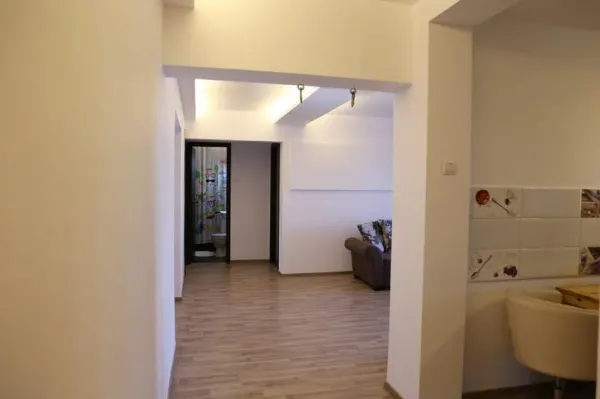 Apartament 4 camere București - poza 1