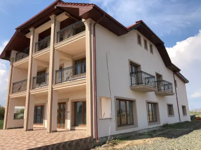 Casă 12 camere Dobolt - poza 2