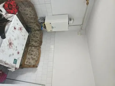 BRASADAS vinde ap 2 cam etaj3/4 decomandat, Carpați 2 - Satu Mare