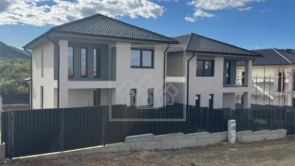 Casă 5 camere Cisnădie - poza 1